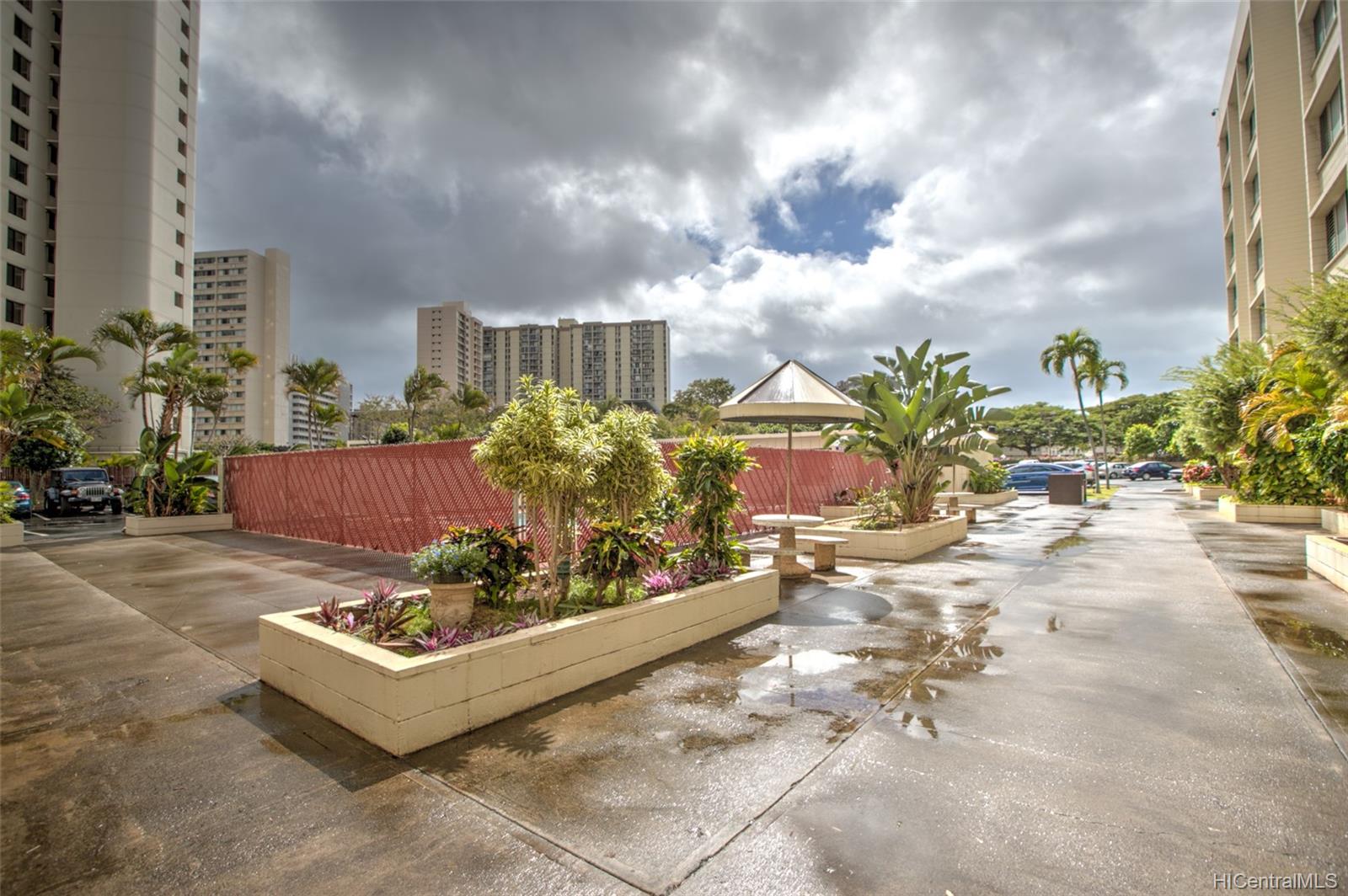 Likini West condo # 101, Honolulu, Hawaii - photo 2 of 15
