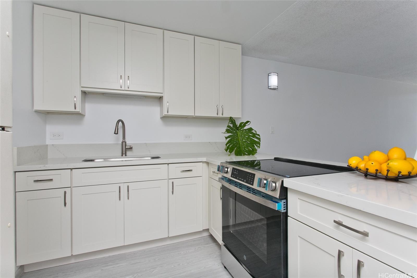 Likini West condo # 214, Honolulu, Hawaii - photo 4 of 11