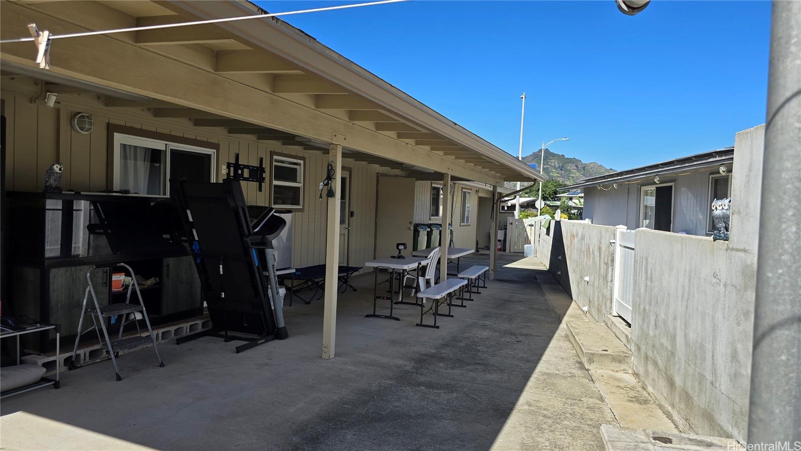 513  Kapaia Street Koko Head Terrace, Hawaii Kai home - photo 8 of 14