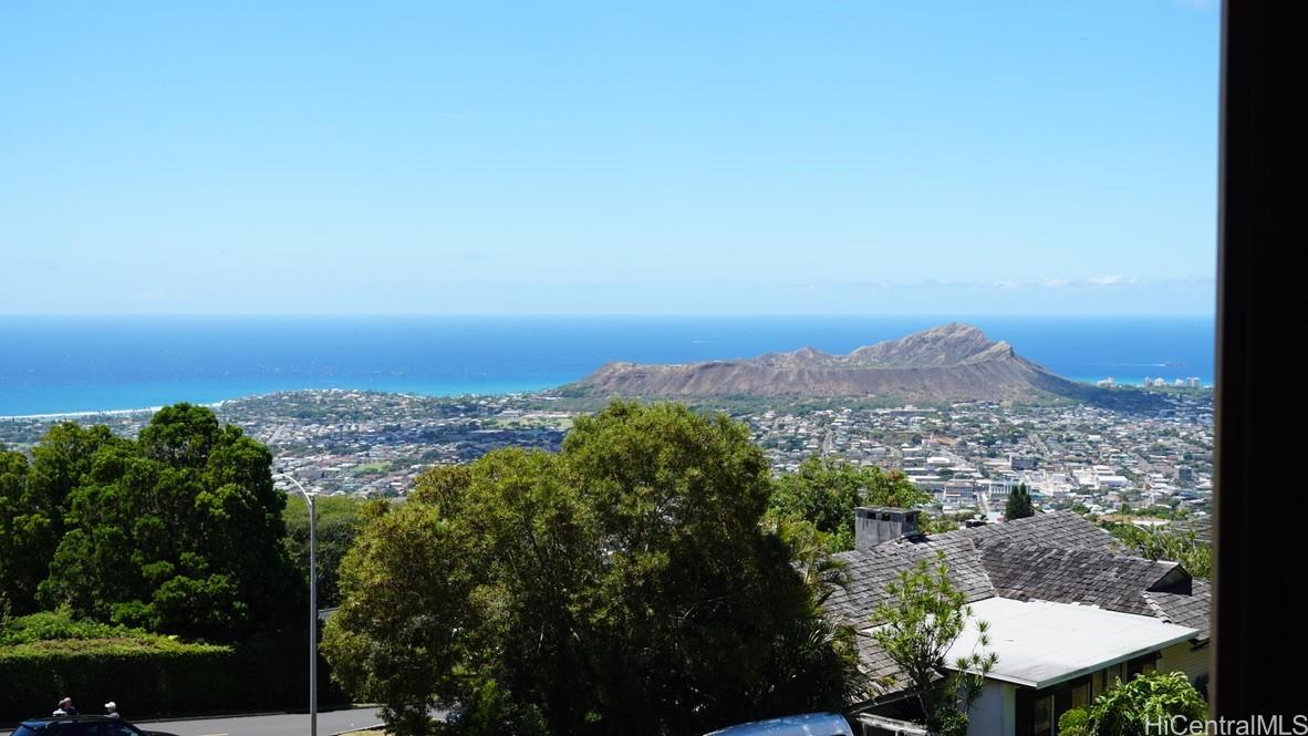 5136  Maunalani Circle Maunalani Heights, Diamond Head home - photo 2 of 3