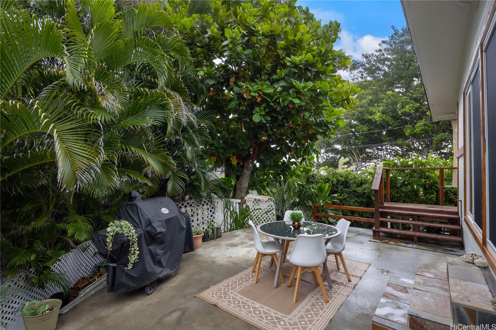 51-523  Kamehameha Hwy Kaaawa, Kaneohe home - photo 2 of 22