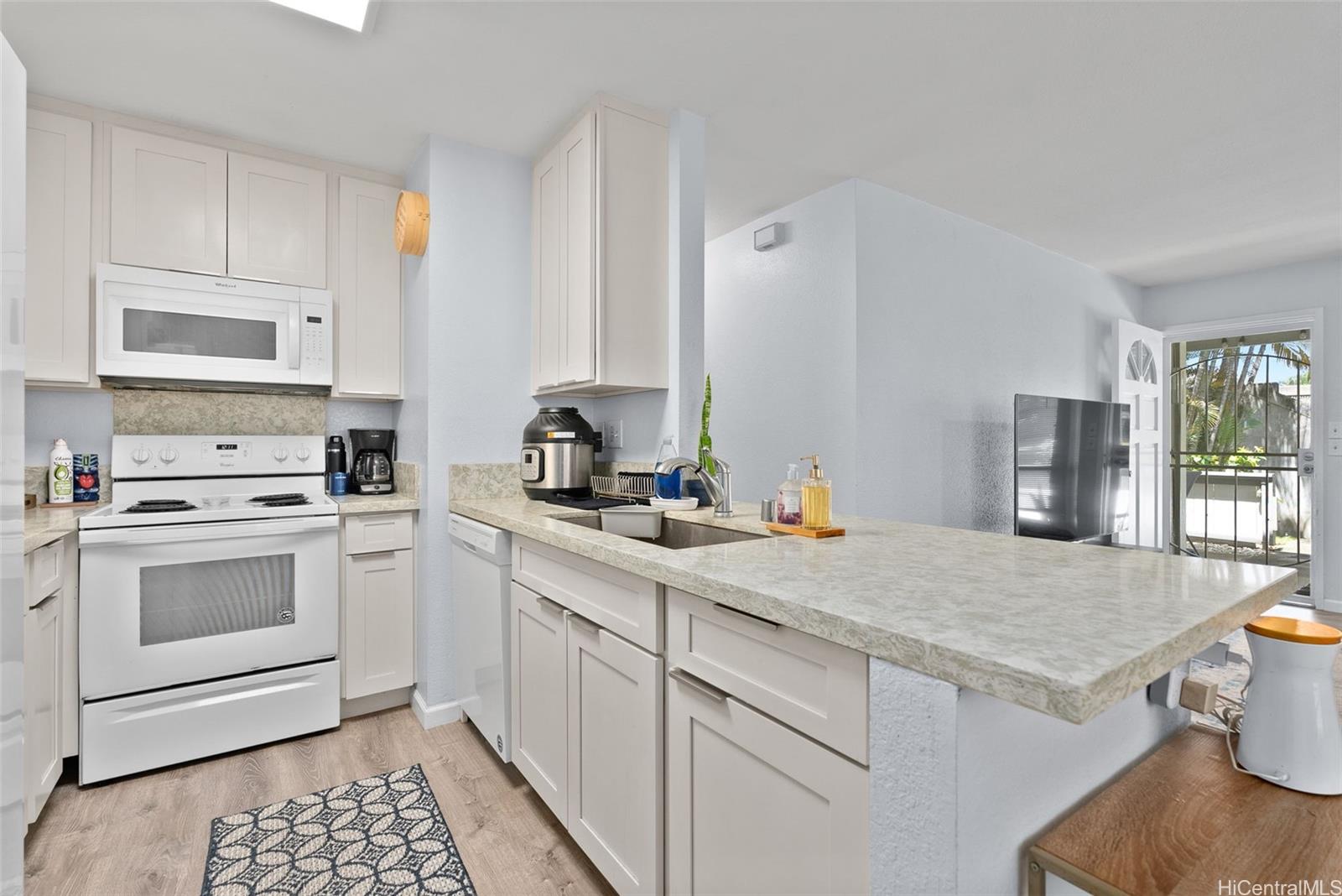 Crosspointe townhouse # 15A, Honolulu, Hawaii - photo 6 of 25