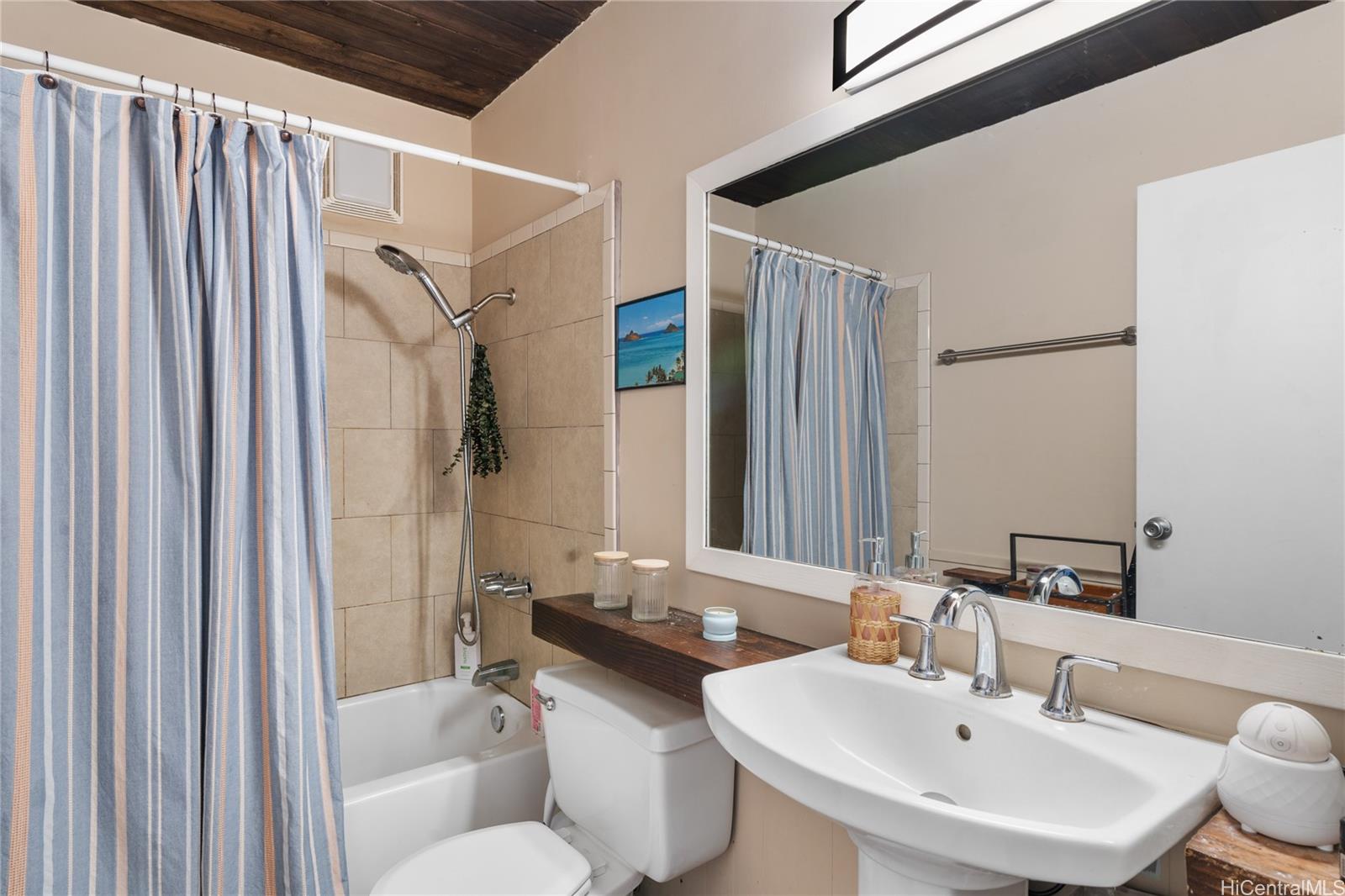 Makaua Village condo # 1124, Kaaawa, Hawaii - photo 11 of 20