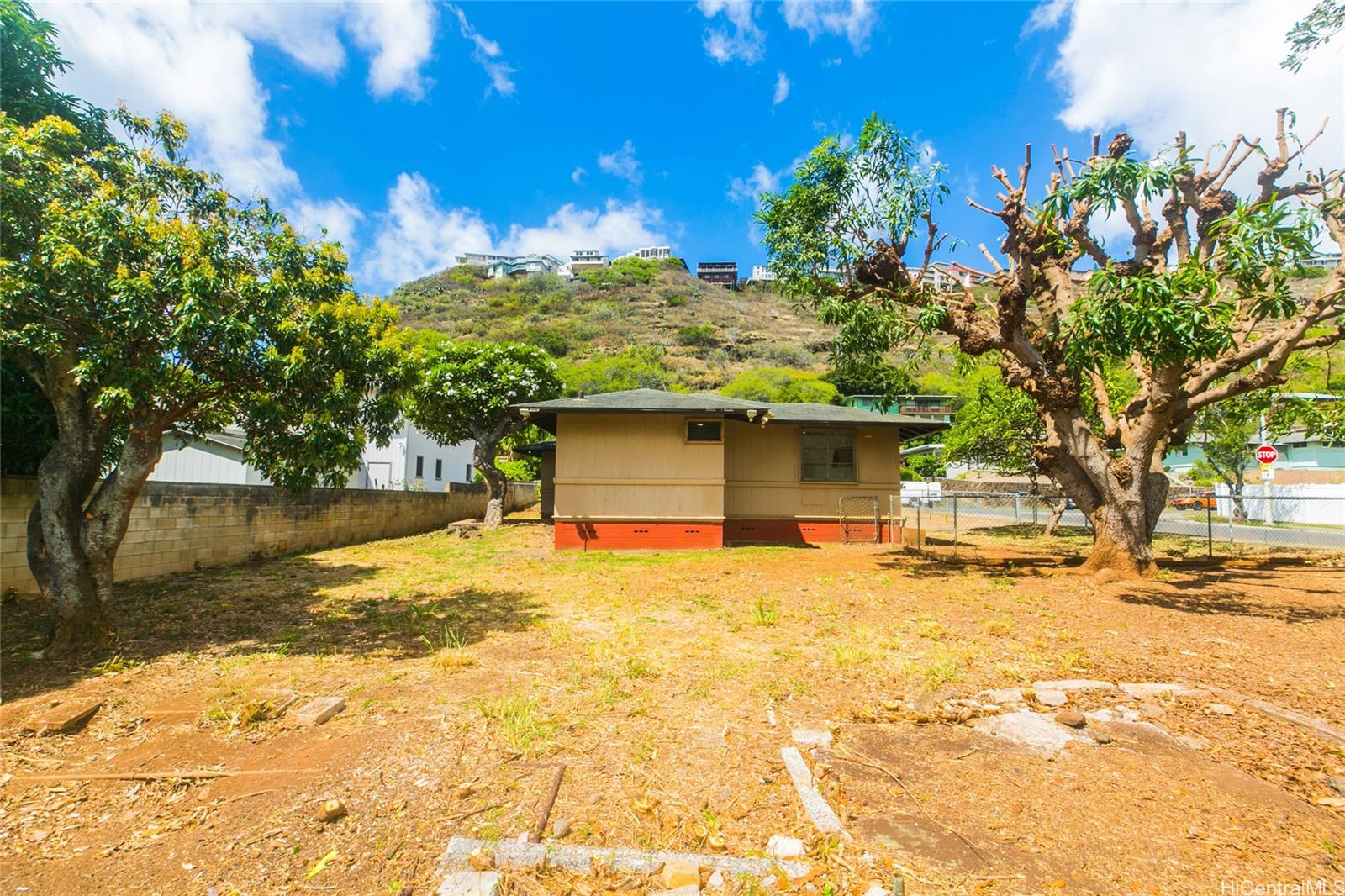 5175  Nohu Street Aina Haina Area, Diamond Head home - photo 11 of 24