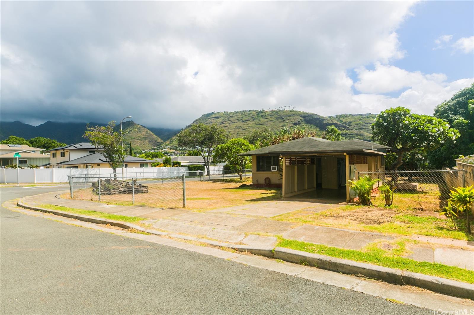 5175  Nohu Street Aina Haina Area, Diamond Head home - photo 6 of 24