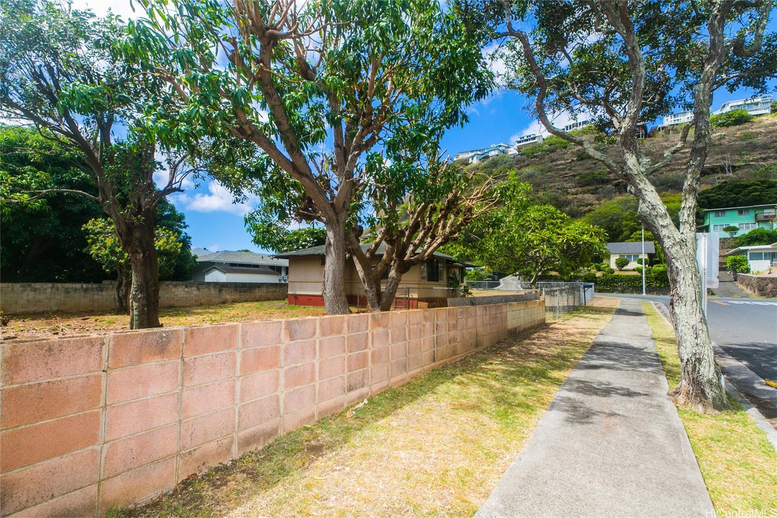 5175  Nohu Street Aina Haina Area, Diamond Head home - photo 8 of 24