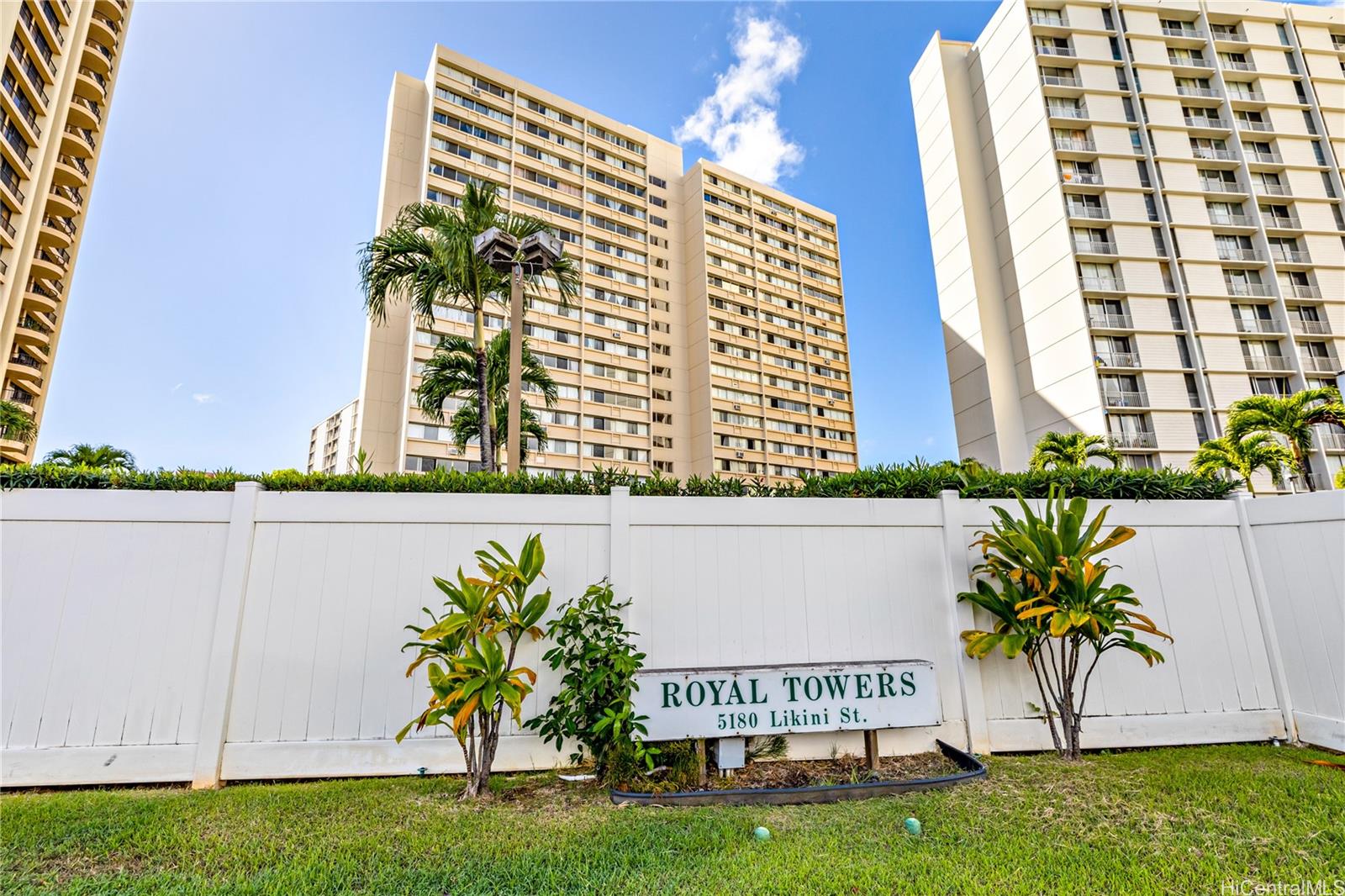 Royal Towers condo # 1604, Honolulu, Hawaii - photo 17 of 20