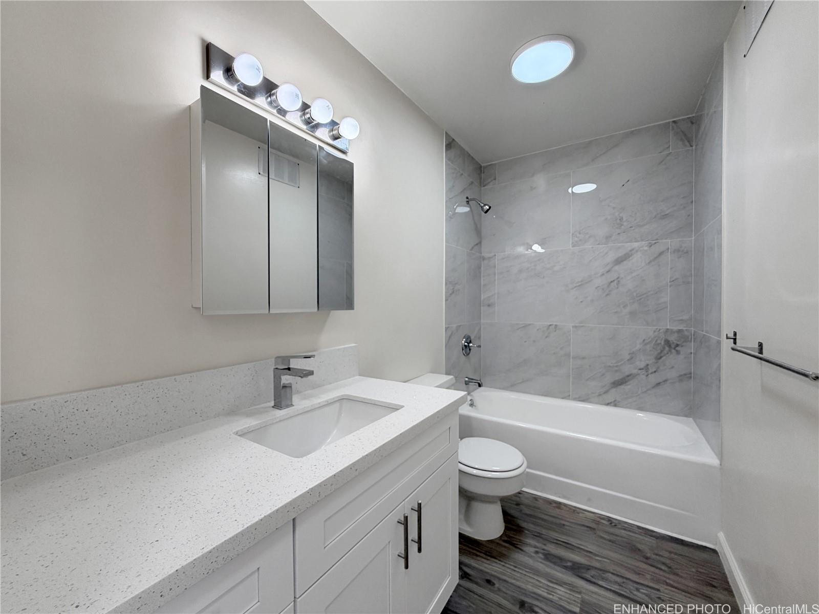 Royal Towers condo # 704, Honolulu, Hawaii - photo 9 of 14