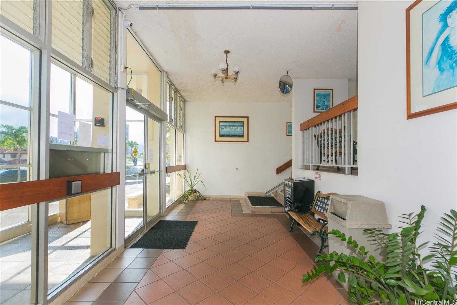 Royal Towers condo # 802, Honolulu, Hawaii - photo 21 of 25