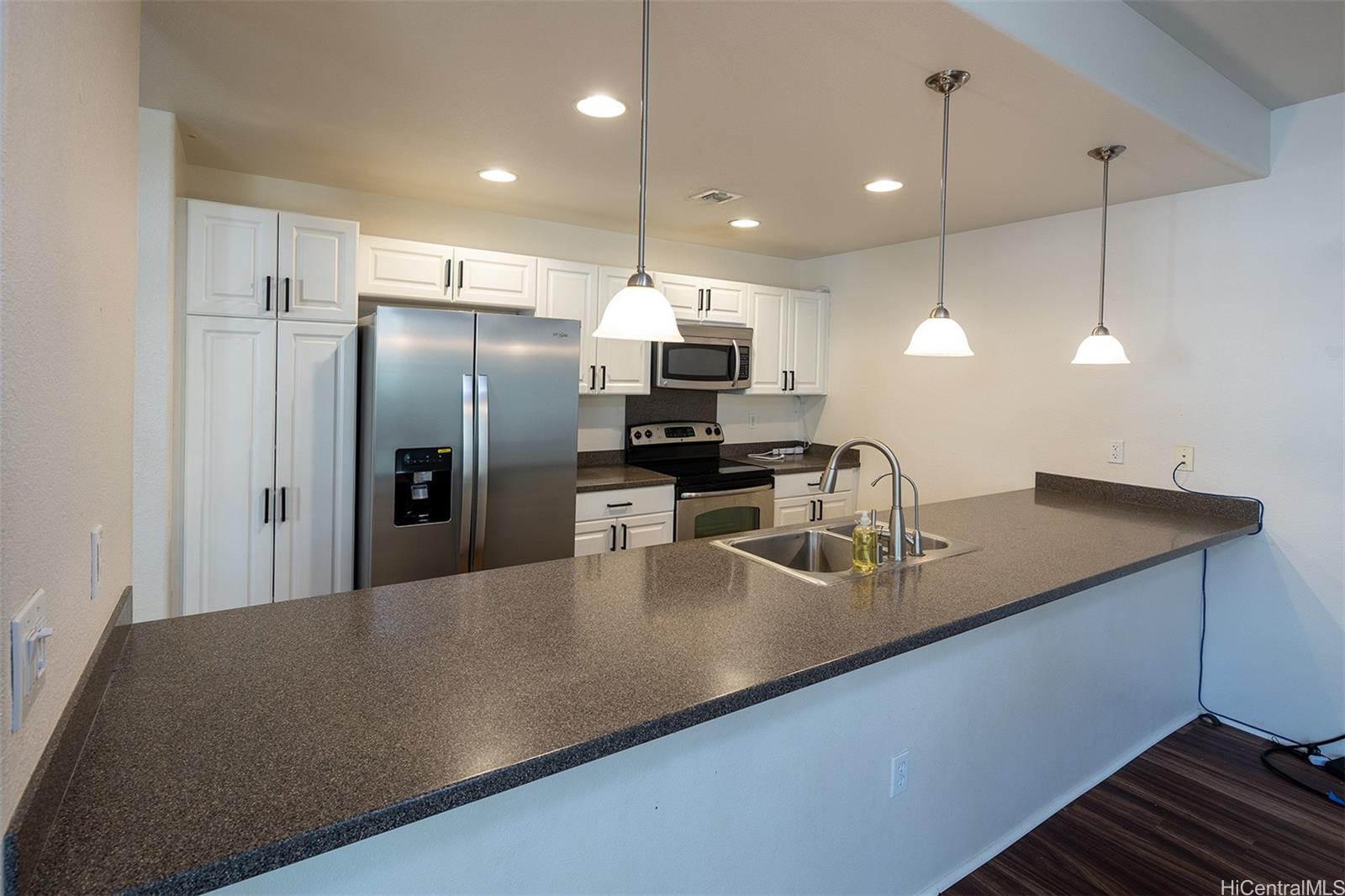 520 Kunehi St Kapolei - Rental - photo 4 of 16