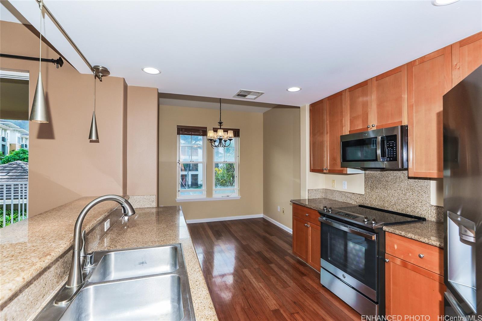 Colony at the Peninsula condo # 6202, Honolulu, Hawaii - photo 6 of 25