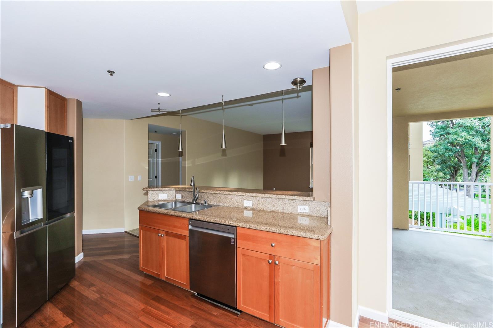 Colony at the Peninsula condo # 6202, Honolulu, Hawaii - photo 7 of 25