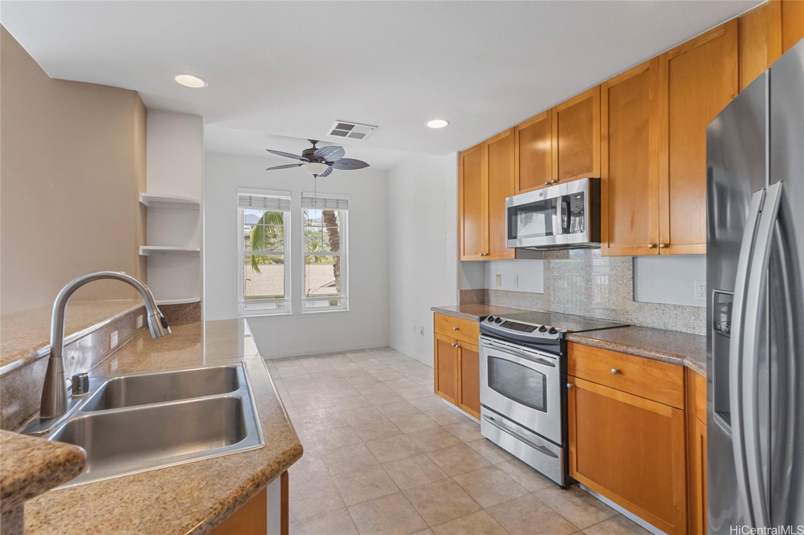 Colony at the Peninsula condo # 6208, Honolulu, Hawaii - photo 11 of 25