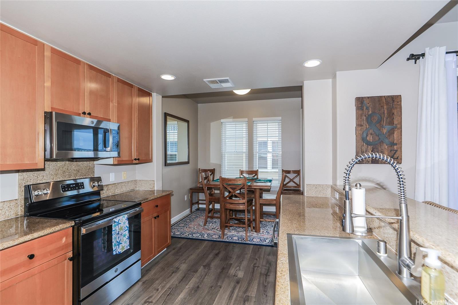 Colony at the Peninsula condo # 6214, Honolulu, Hawaii - photo 3 of 23