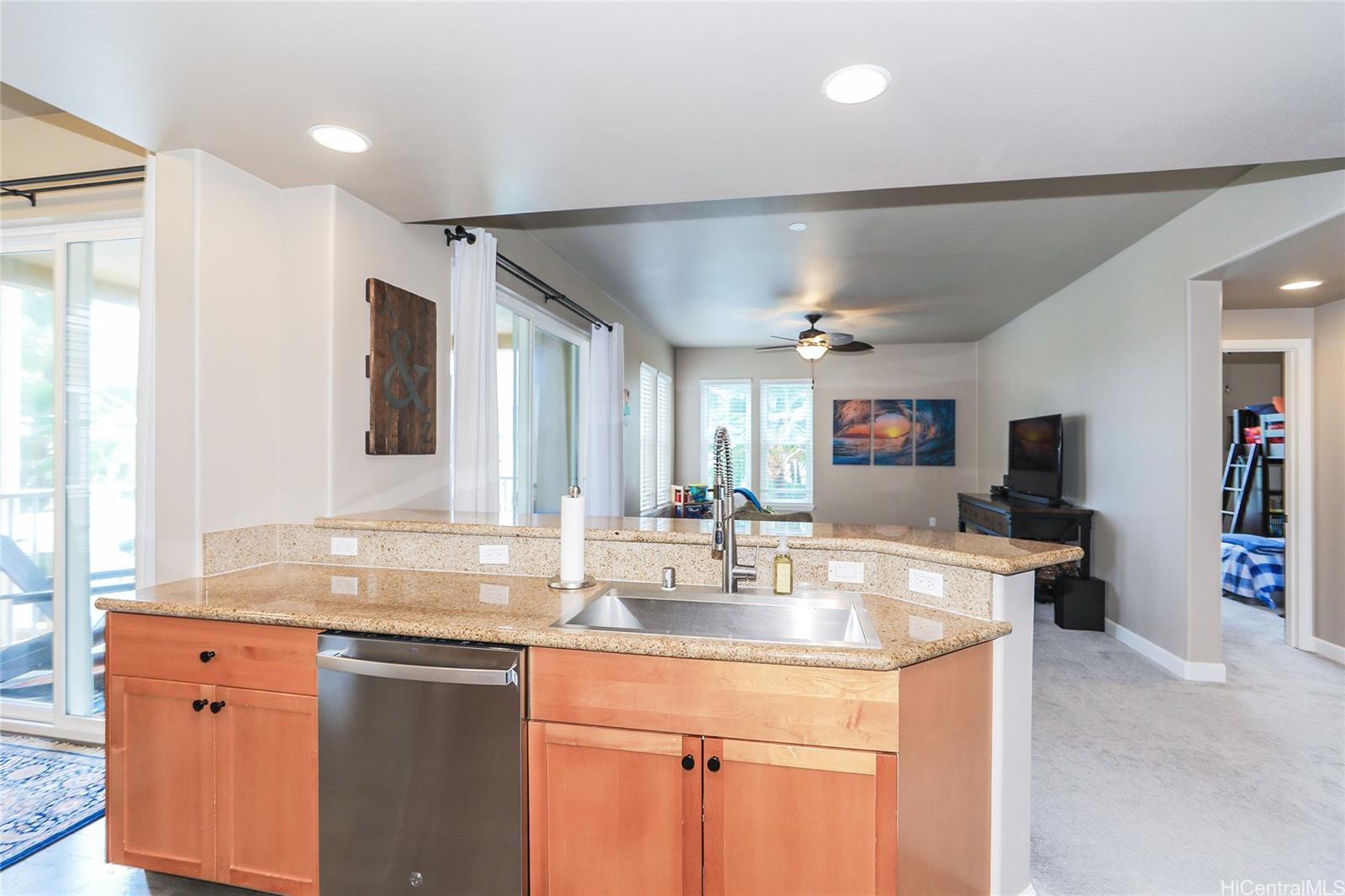 Colony at the Peninsula condo # 6214, Honolulu, Hawaii - photo 4 of 23