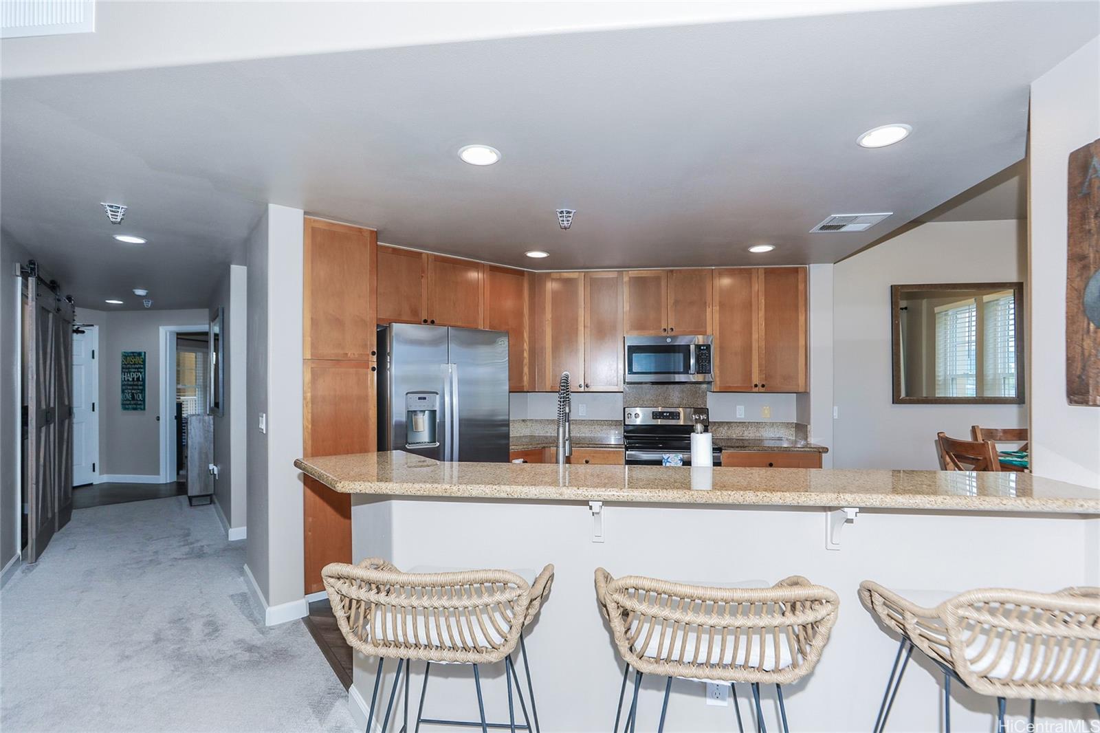 Colony at the Peninsula condo # 6214, Honolulu, Hawaii - photo 5 of 23