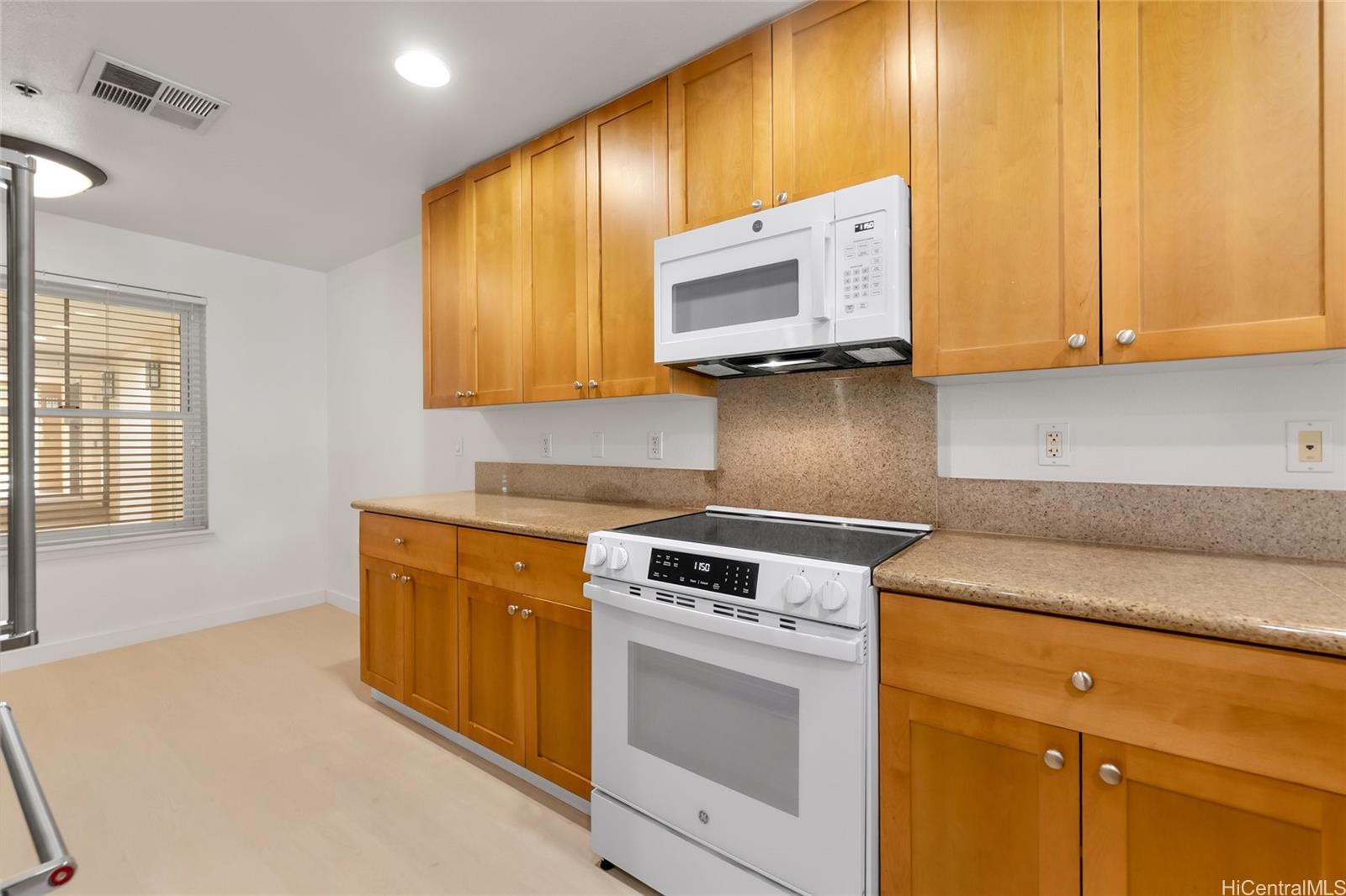 Colony at the Peninsula condo # 7104, Honolulu, Hawaii - photo 10 of 21