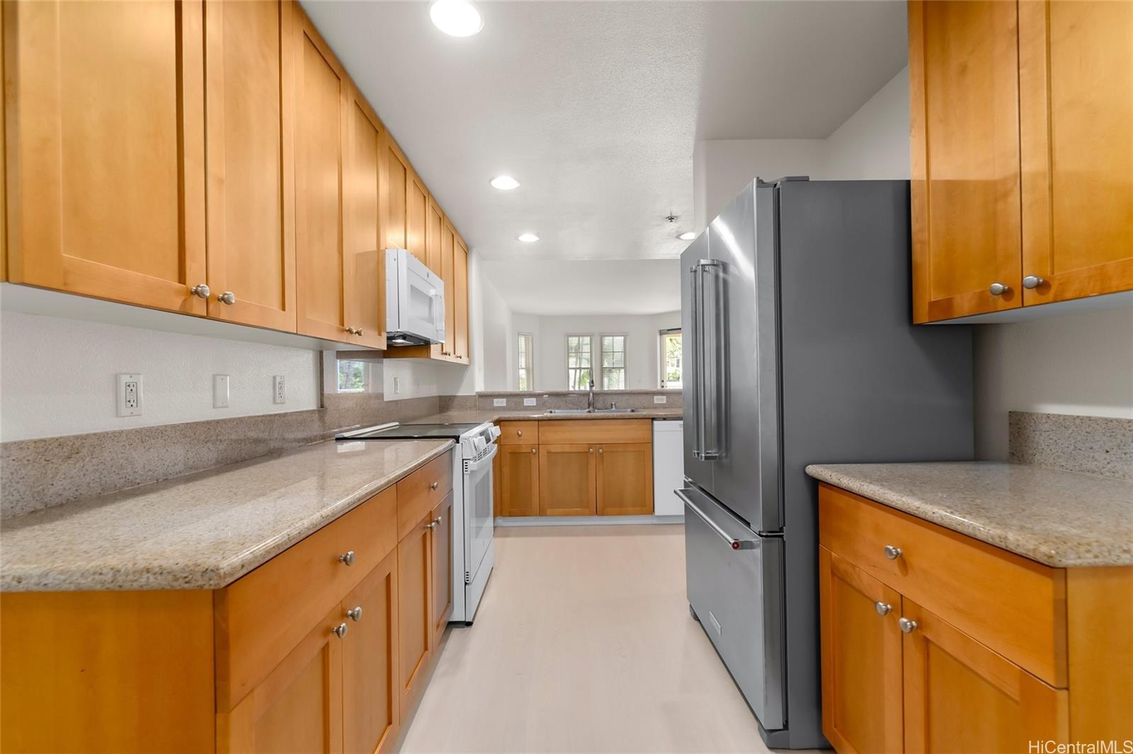 Colony at the Peninsula condo # 7104, Honolulu, Hawaii - photo 10 of 22