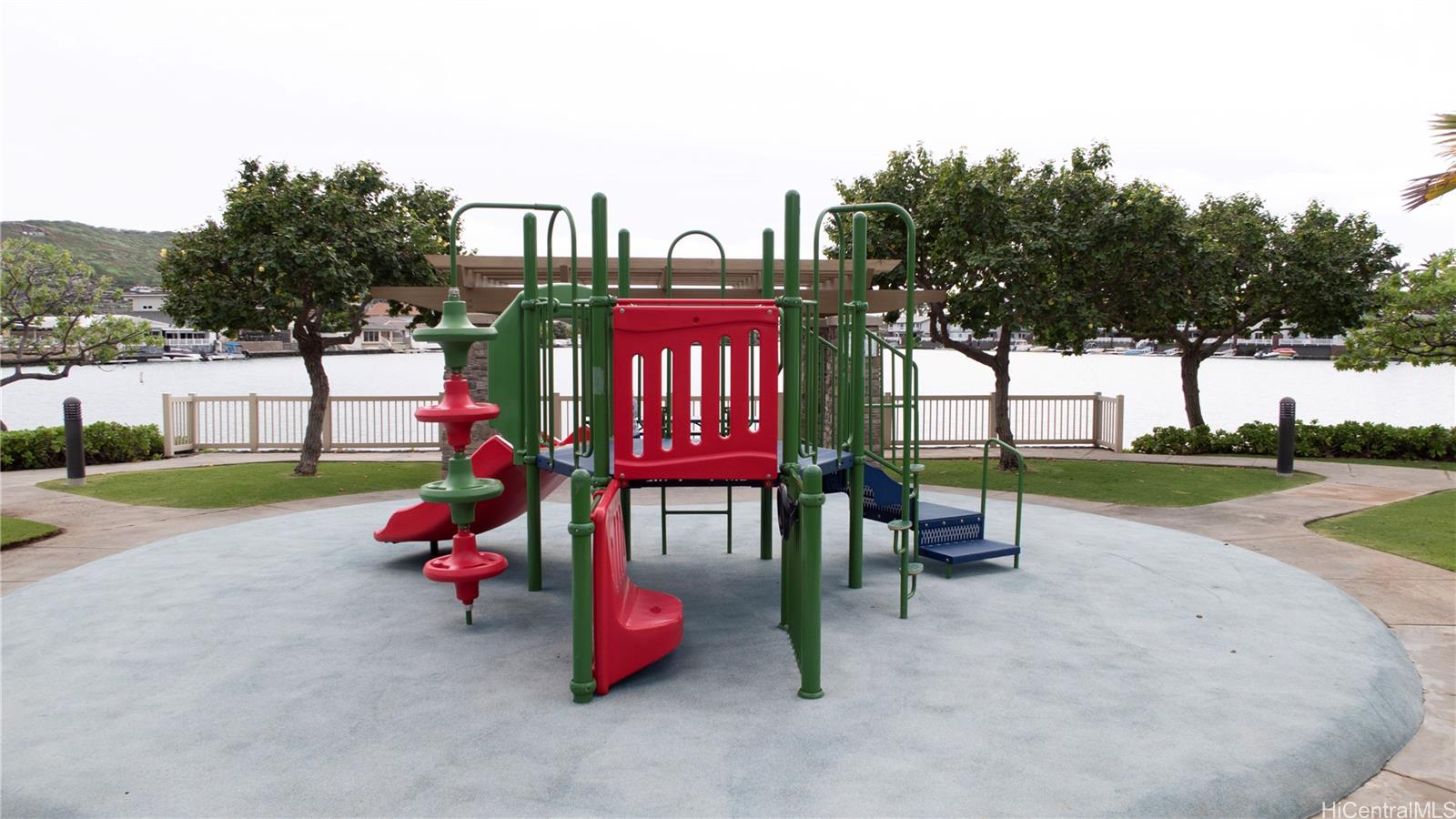 Colony at the Peninsula condo # 7107, Honolulu, Hawaii - photo 19 of 21