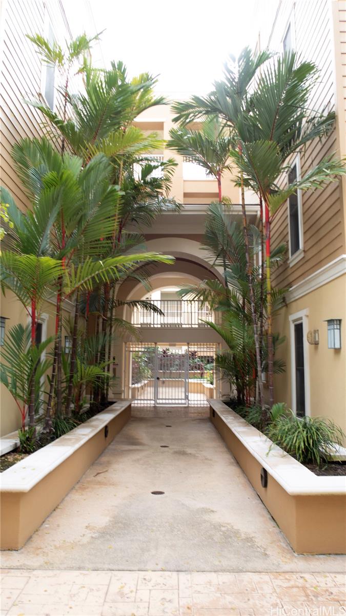 Colony at the Peninsula condo # 7107, Honolulu, Hawaii - photo 20 of 21