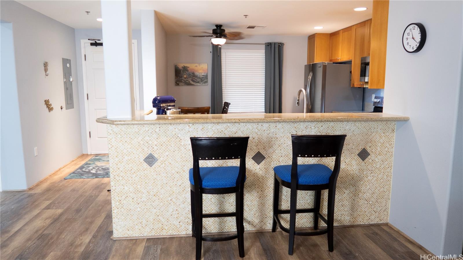 Colony at the Peninsula condo # 7107, Honolulu, Hawaii - photo 8 of 21