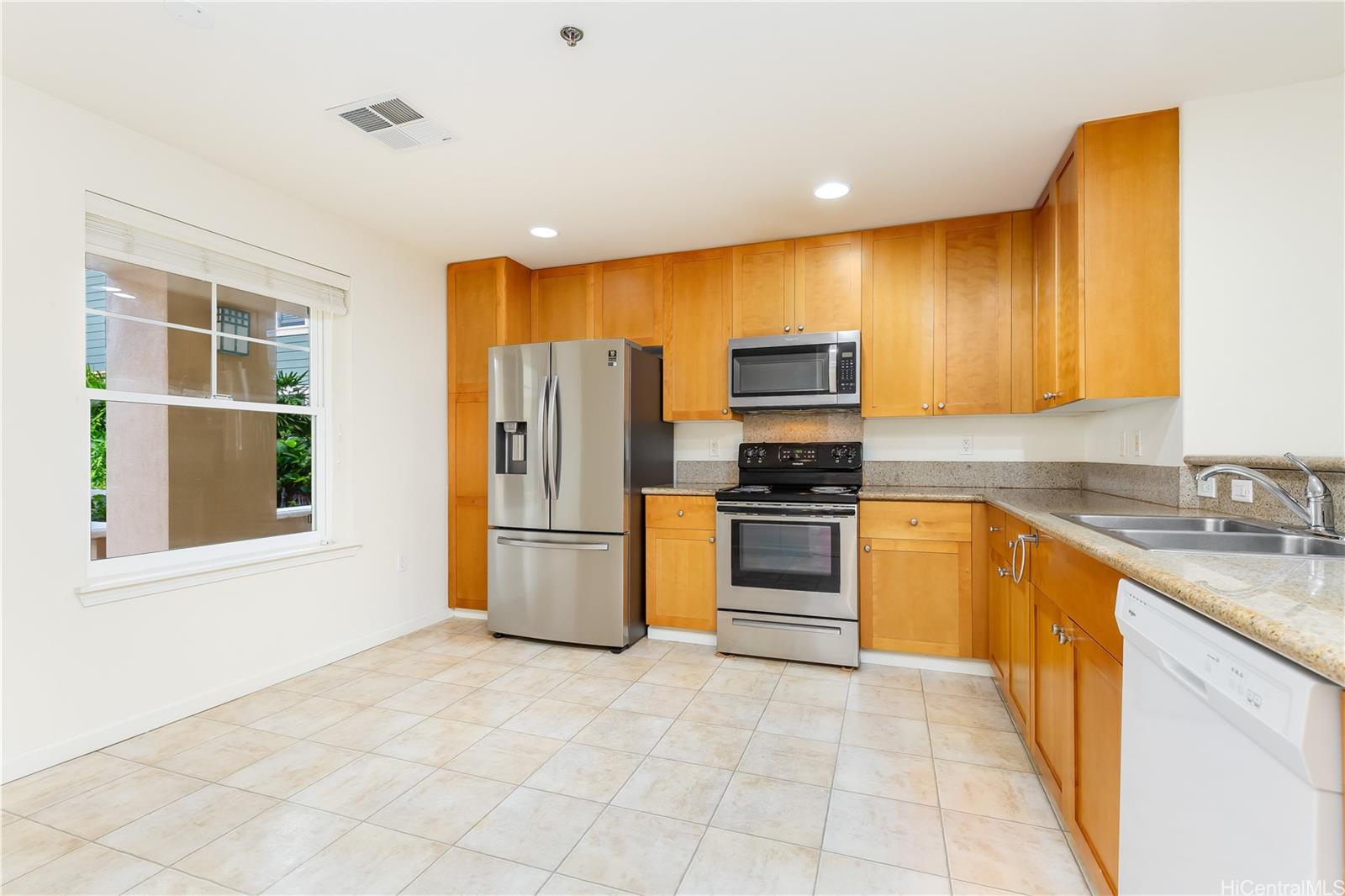 Colony at the Peninsula condo # 7121, Honolulu, Hawaii - photo 5 of 23