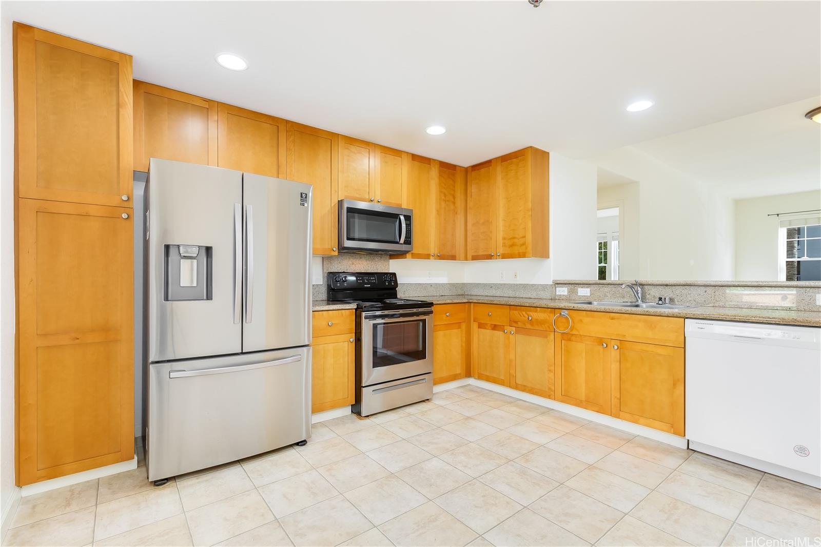 Colony at the Peninsula condo # 7121, Honolulu, Hawaii - photo 6 of 23