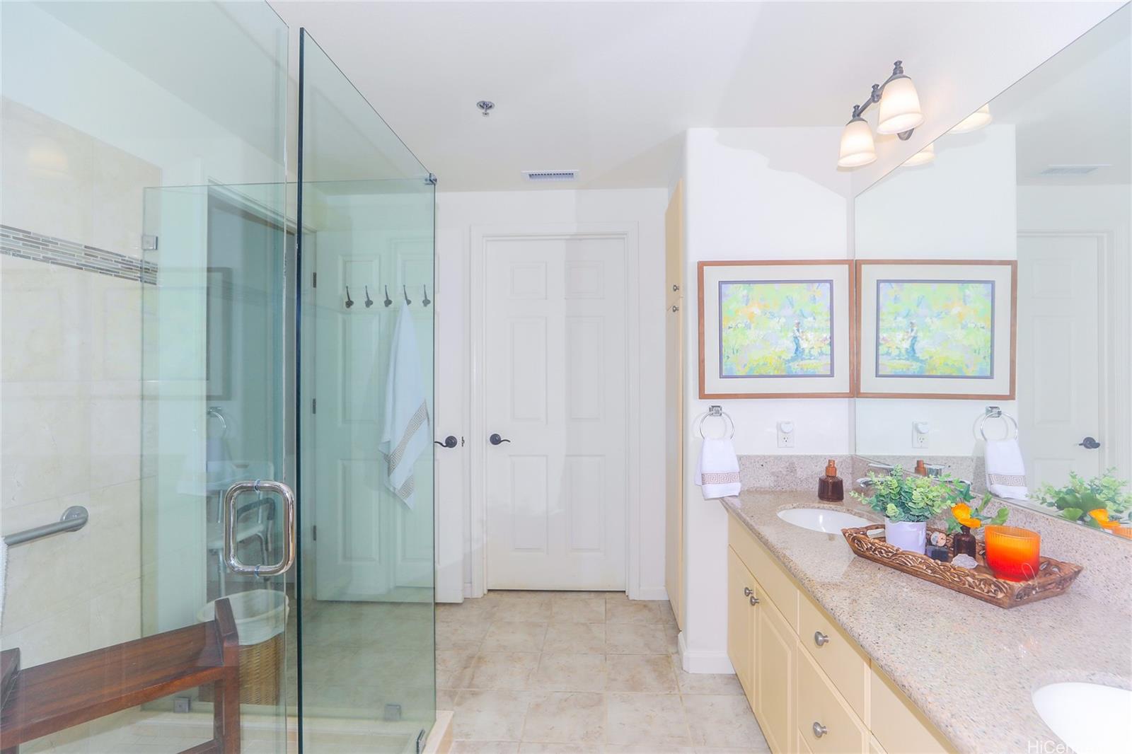 Colony at the Peninsula condo # 7211, Honolulu, Hawaii - photo 13 of 25