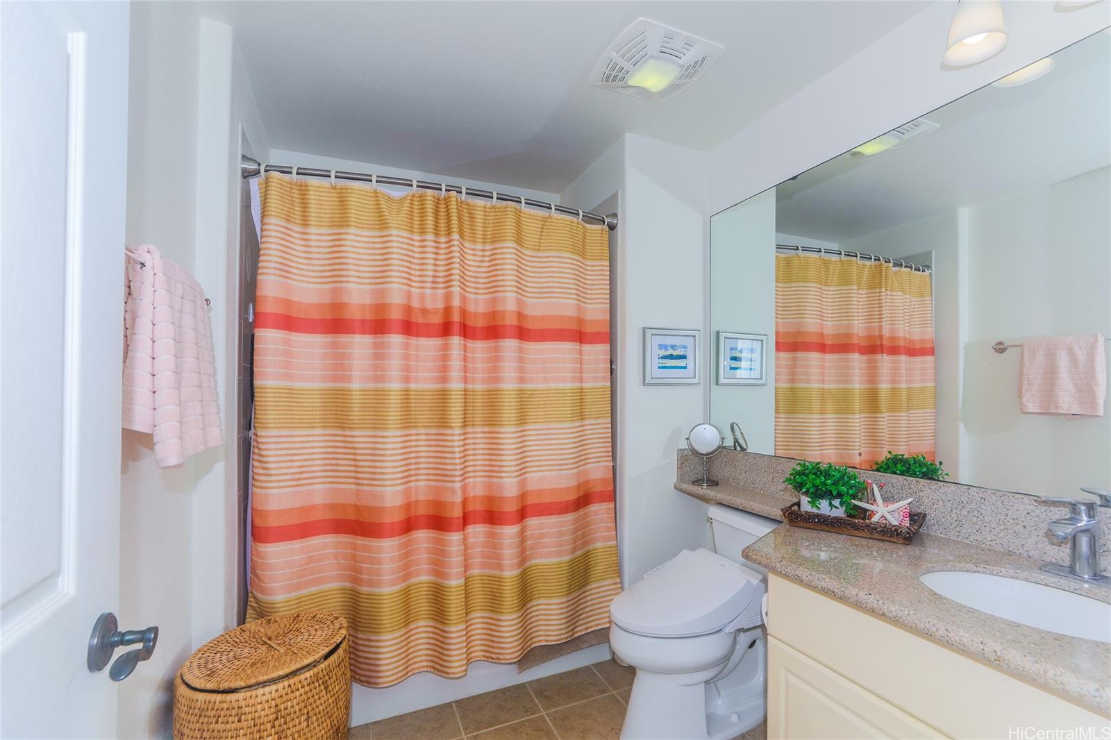 Colony at the Peninsula condo # 7211, Honolulu, Hawaii - photo 18 of 25