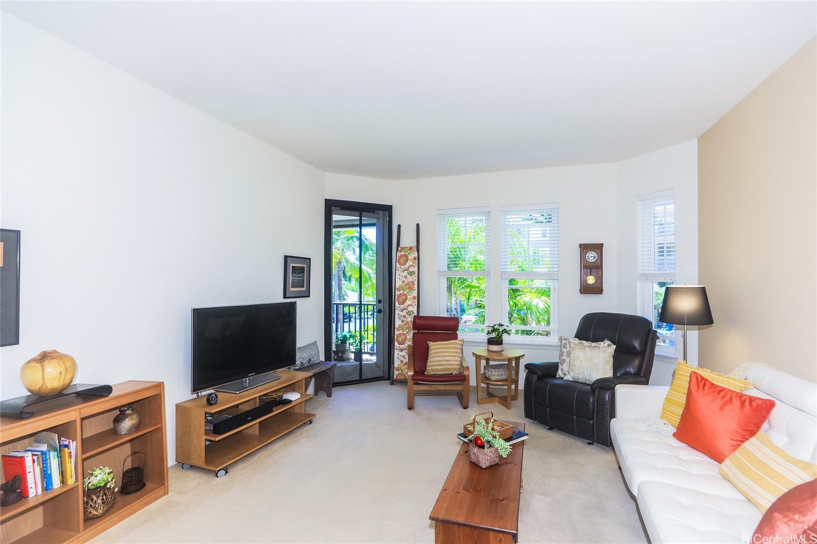 Colony at the Peninsula condo # 7211, Honolulu, Hawaii - photo 4 of 25