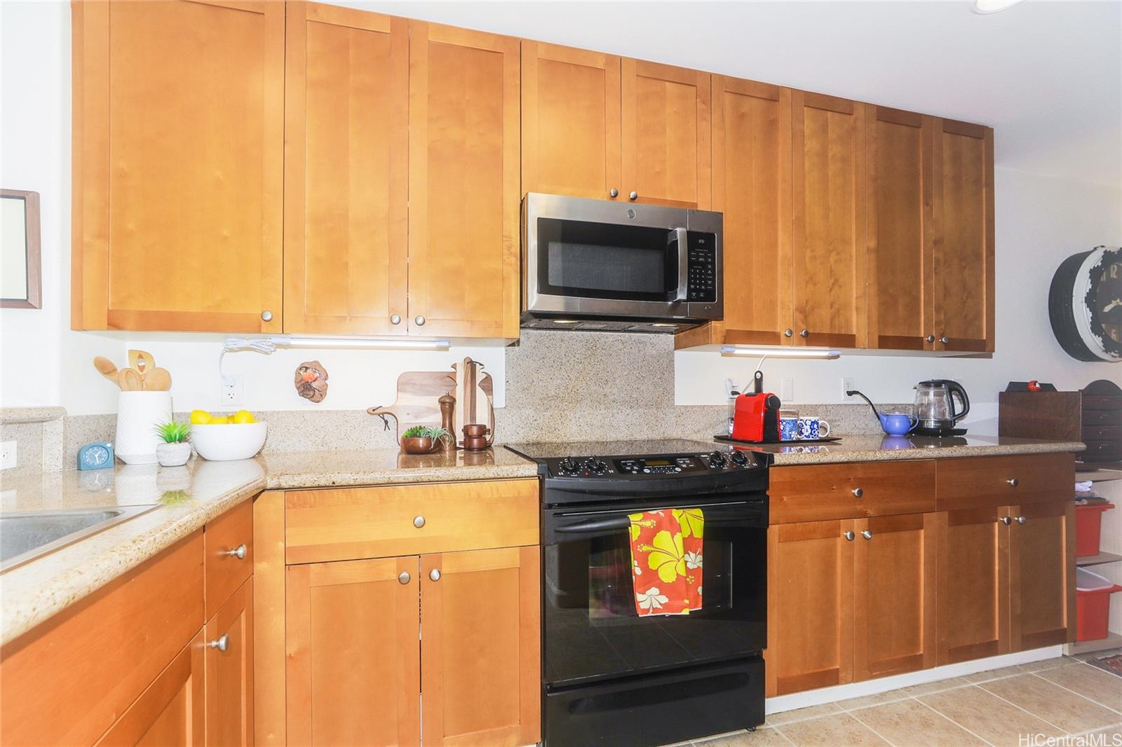 Colony at the Peninsula condo # 7211, Honolulu, Hawaii - photo 7 of 25