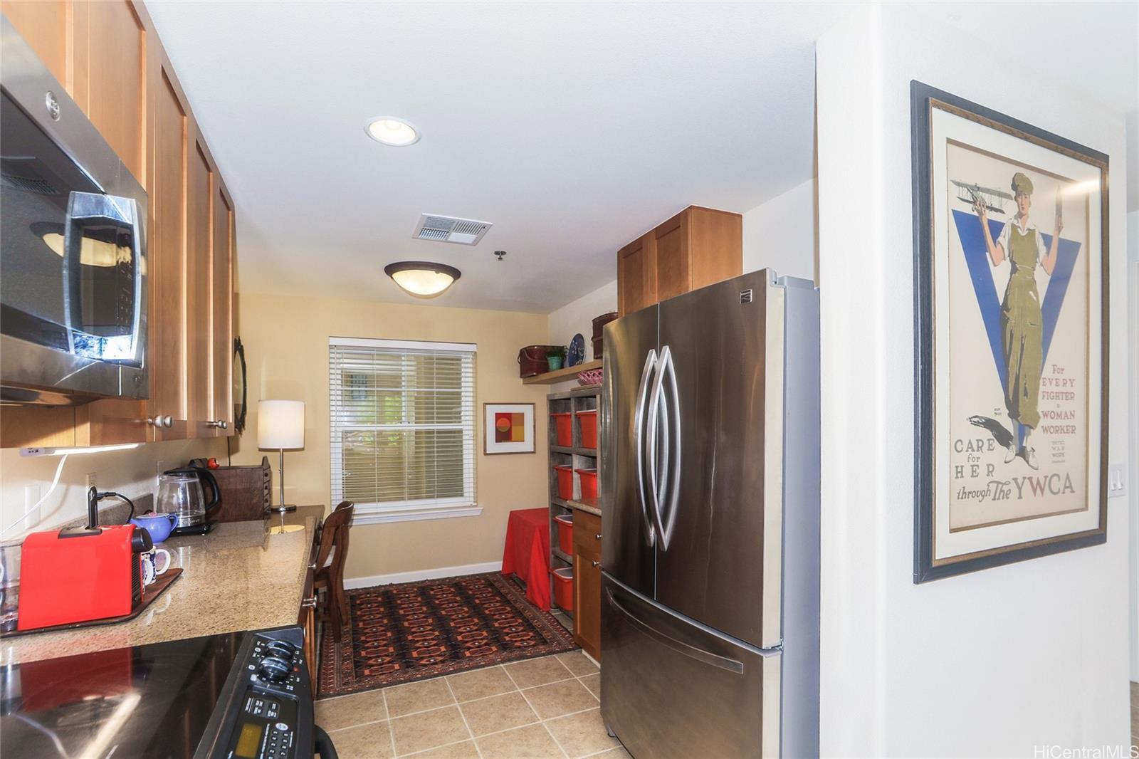 Colony at the Peninsula condo # 7211, Honolulu, Hawaii - photo 8 of 25