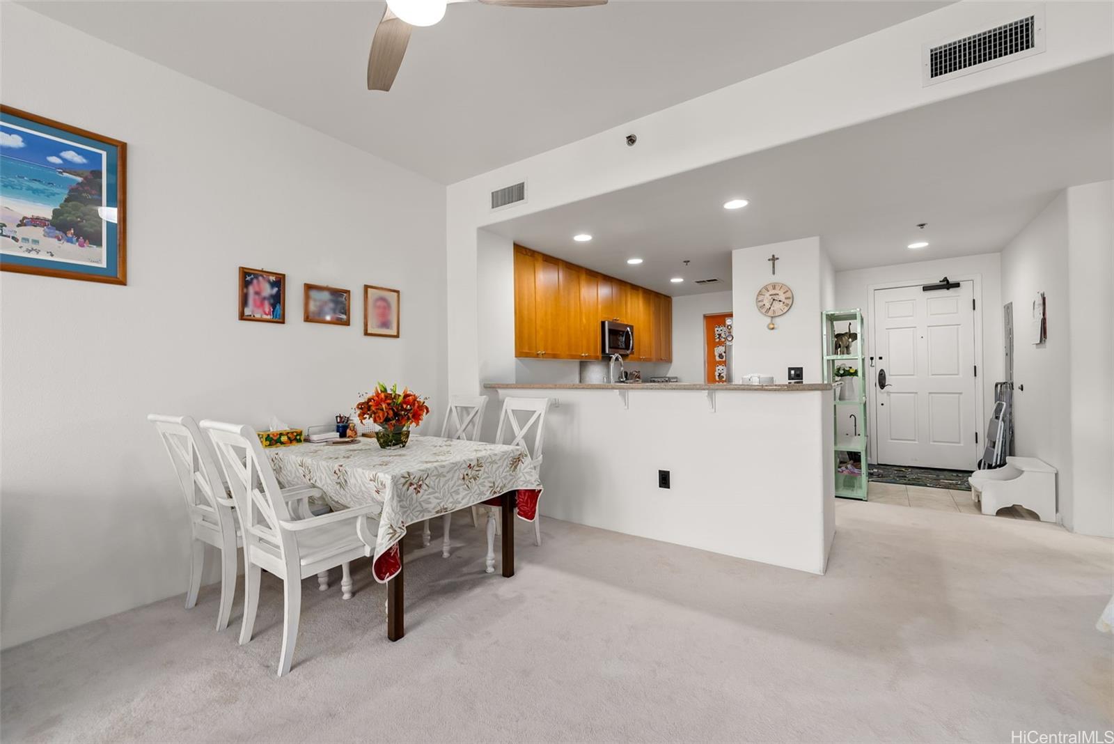 Colony at the Peninsula condo # 7216, Honolulu, Hawaii - photo 3 of 25