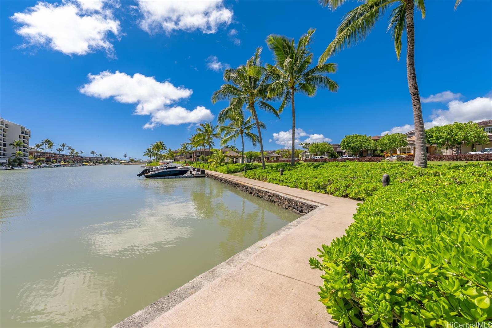 Colony at the Peninsula condo # 7216, Honolulu, Hawaii - photo 23 of 25