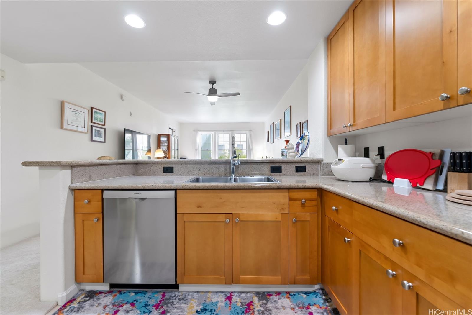 Colony at the Peninsula condo # 7216, Honolulu, Hawaii - photo 5 of 25