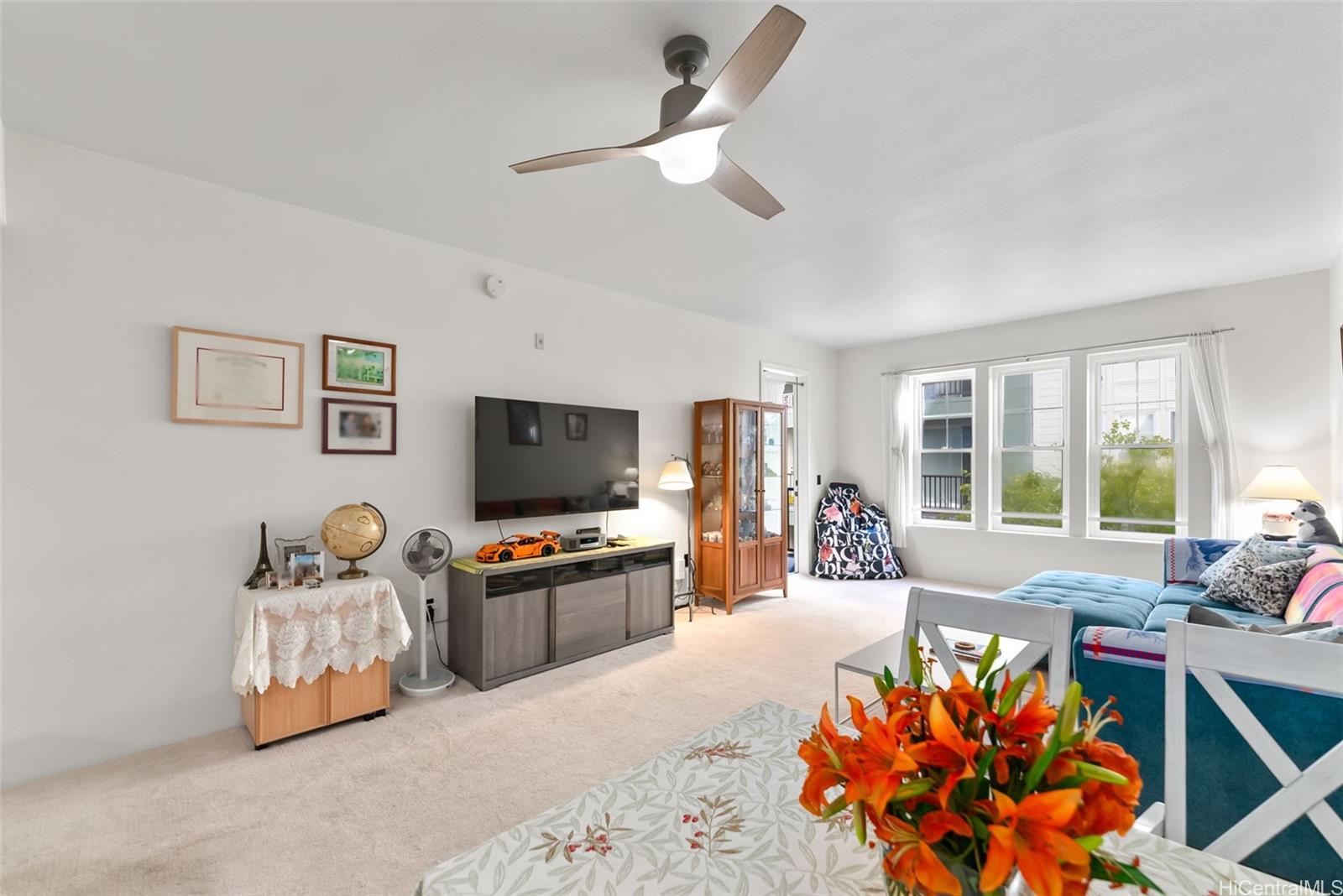 Colony at the Peninsula condo # 7216, Honolulu, Hawaii - photo 8 of 24