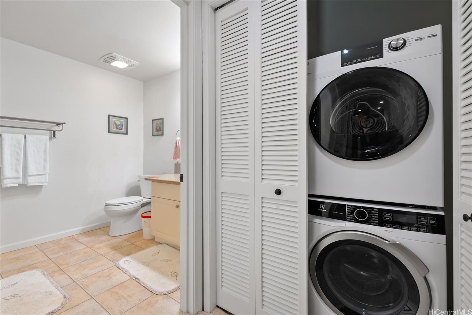 Colony at the Peninsula condo # 7216, Honolulu, Hawaii - photo 9 of 25