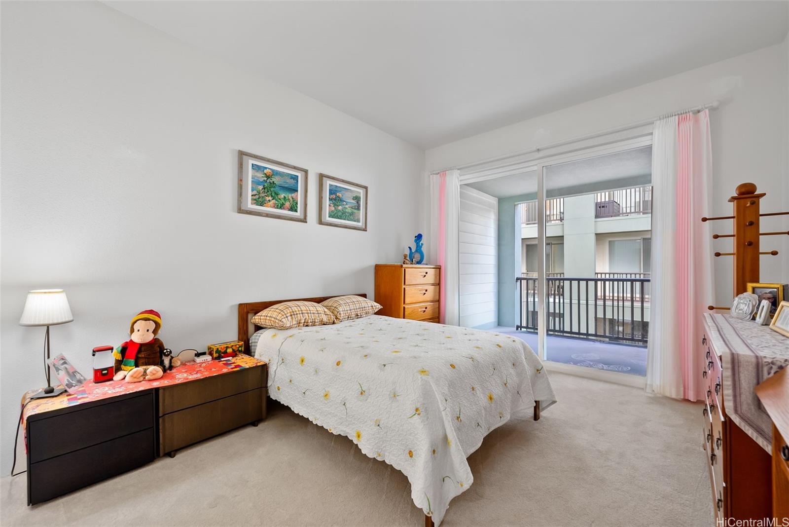 Colony at the Peninsula condo # 7216, Honolulu, Hawaii - photo 10 of 24