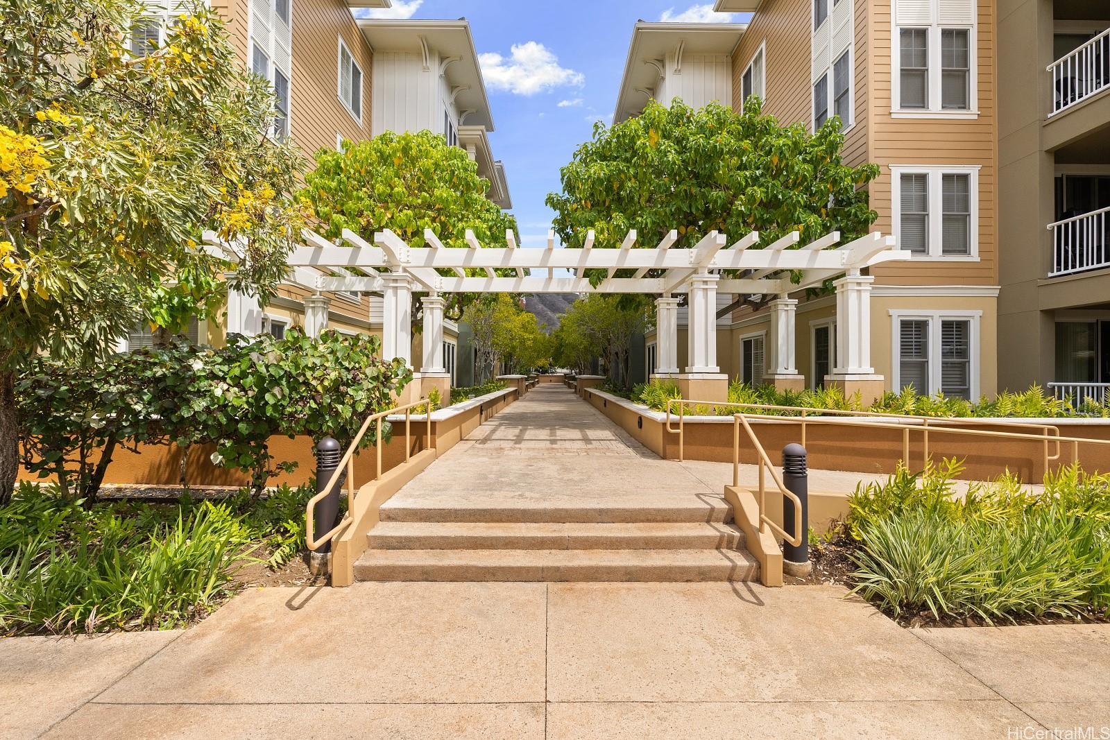 Colony at the Peninsula condo # 7311, Honolulu, Hawaii - photo 14 of 24