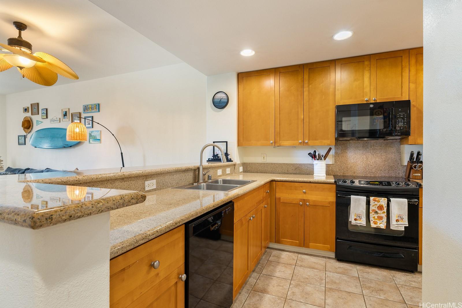 Colony at the Peninsula condo # 7311, Honolulu, Hawaii - photo 5 of 24