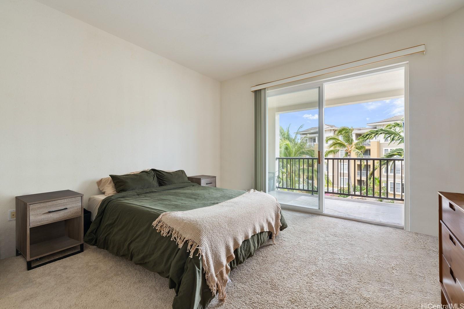 Colony at the Peninsula condo # 7311, Honolulu, Hawaii - photo 8 of 24