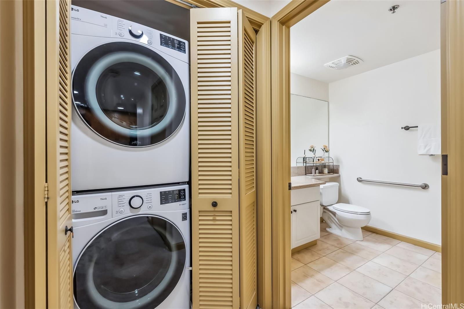 Colony at the Peninsula condo # 7313, Honolulu, Hawaii - photo 12 of 25