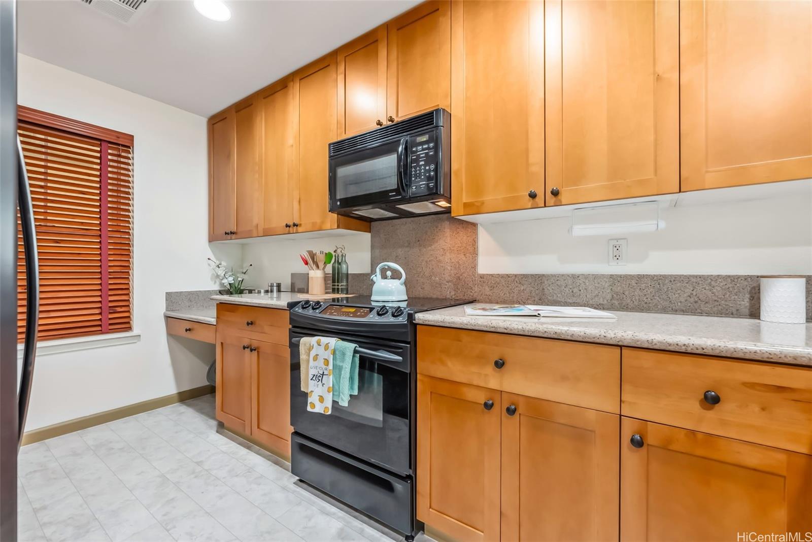 Colony at the Peninsula condo # 7313, Honolulu, Hawaii - photo 6 of 25