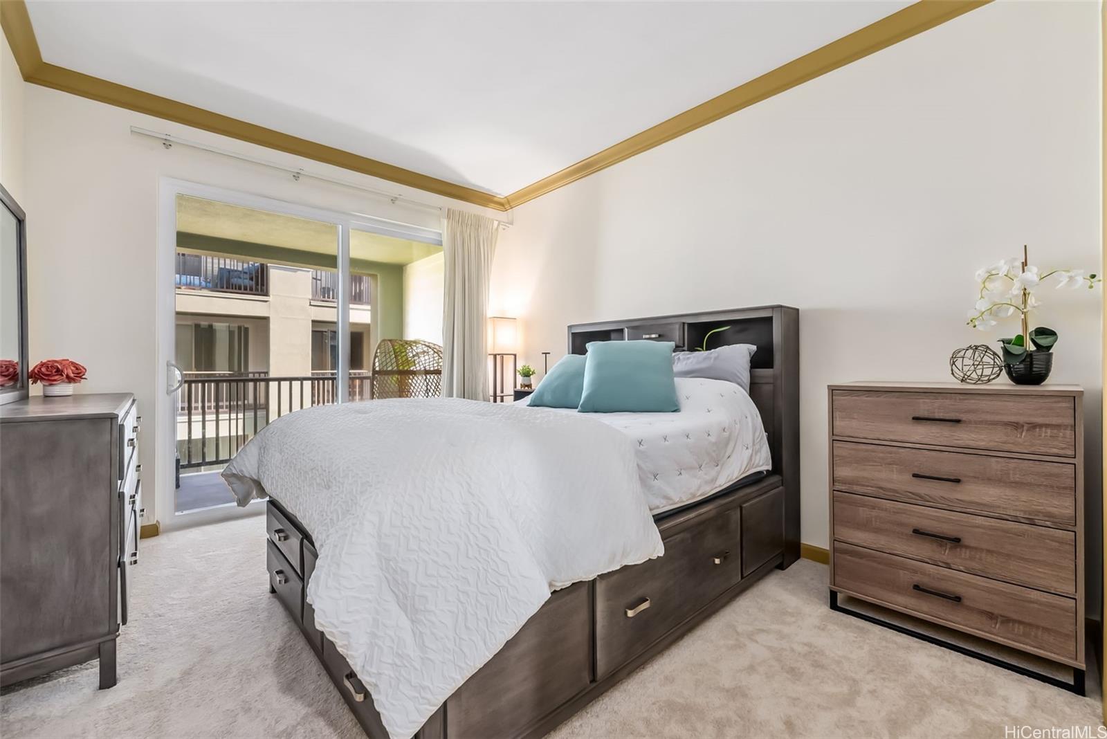 Colony at the Peninsula condo # 7313, Honolulu, Hawaii - photo 8 of 25