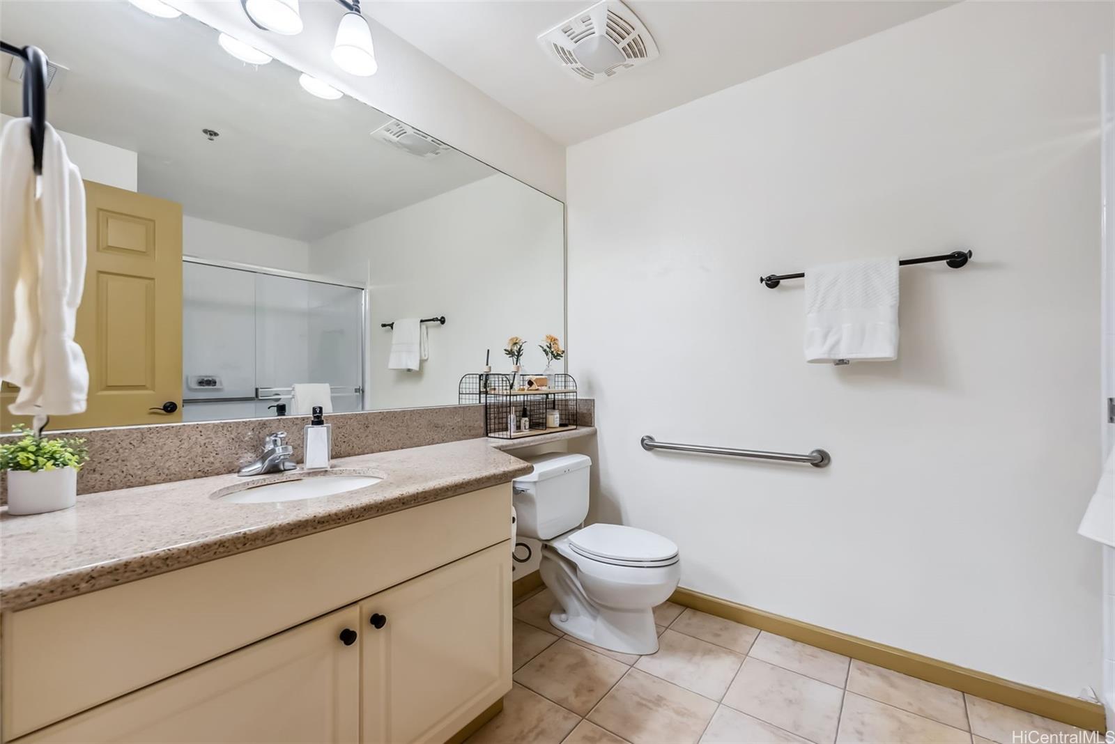 Colony at the Peninsula condo # 7313, Honolulu, Hawaii - photo 10 of 25