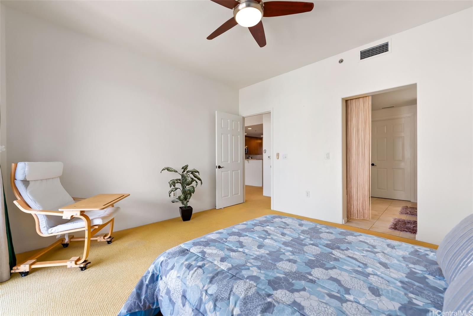 Colony at the Peninsula condo # 7411, Honolulu, Hawaii - photo 13 of 25