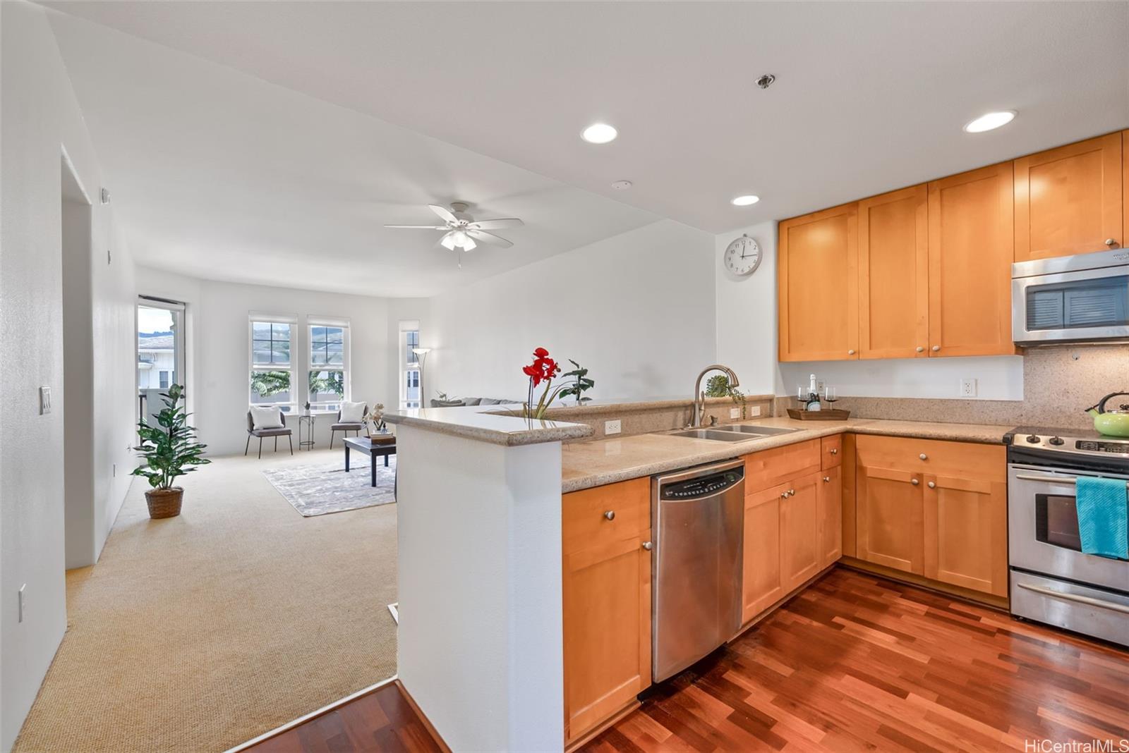 Colony at the Peninsula condo # 7411, Honolulu, Hawaii - photo 9 of 25