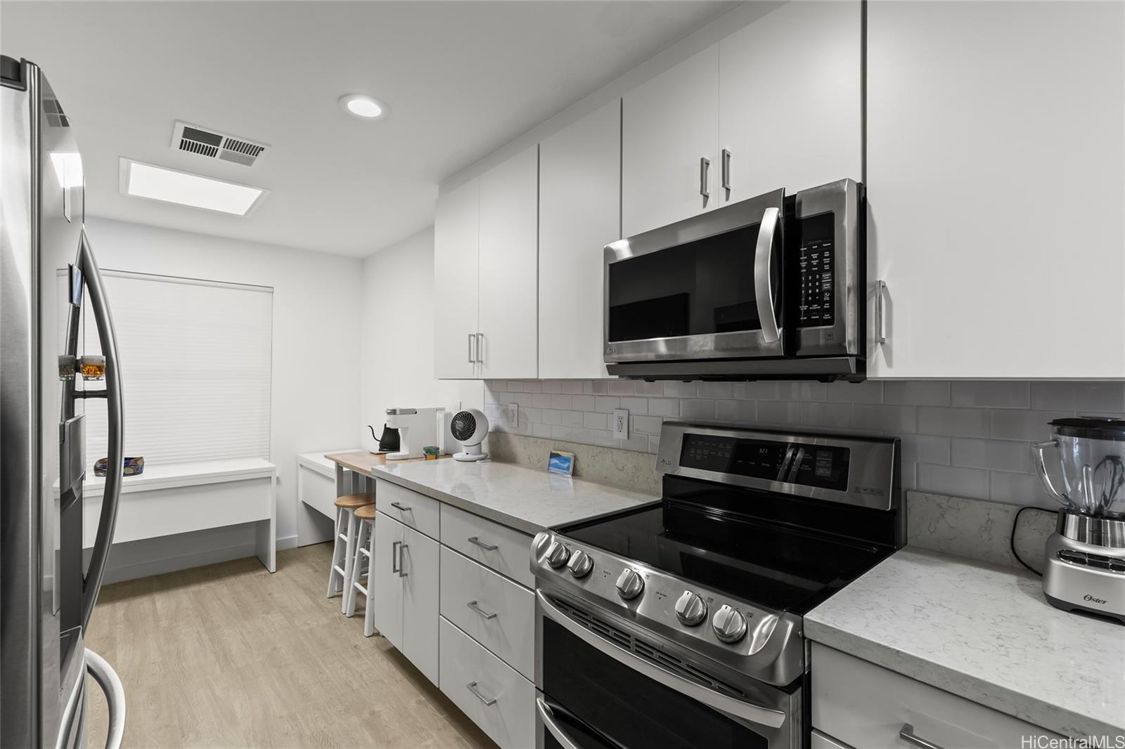 Colony at the Peninsula condo # 8107, Honolulu, Hawaii - photo 4 of 25