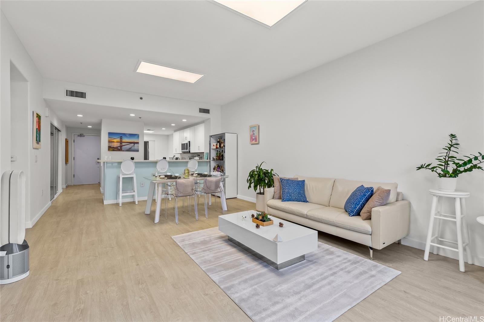 Colony at the Peninsula condo # 8107, Honolulu, Hawaii - photo 5 of 25