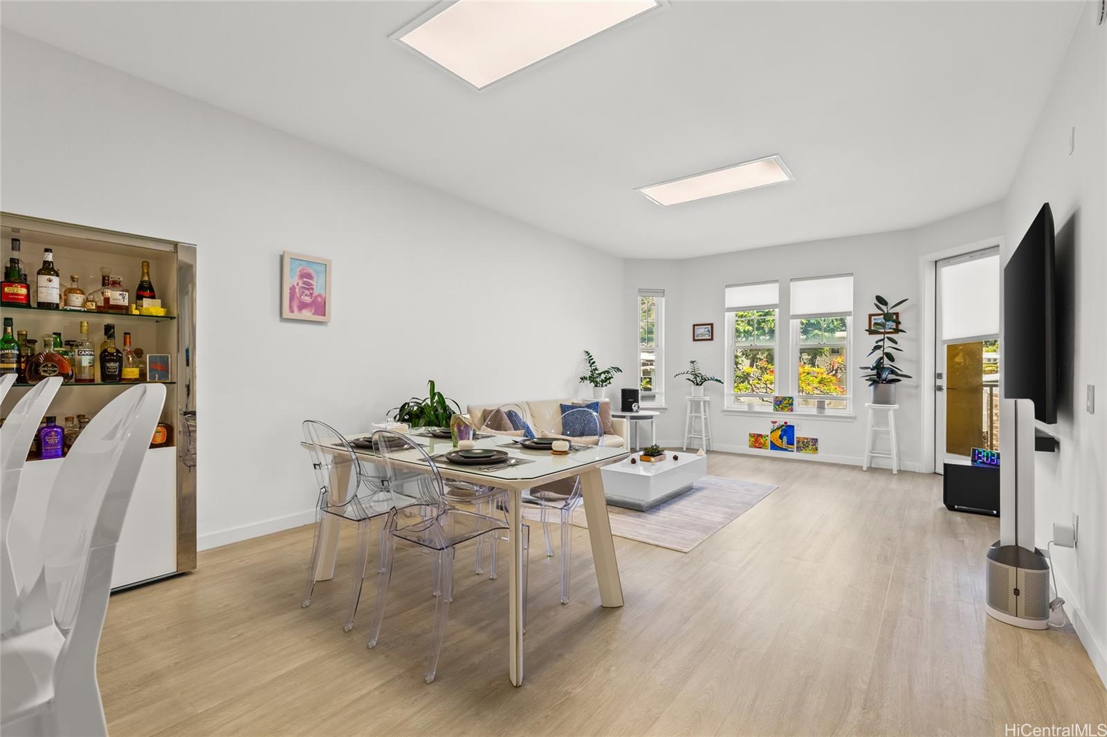 Colony at the Peninsula condo # 8107, Honolulu, Hawaii - photo 7 of 25